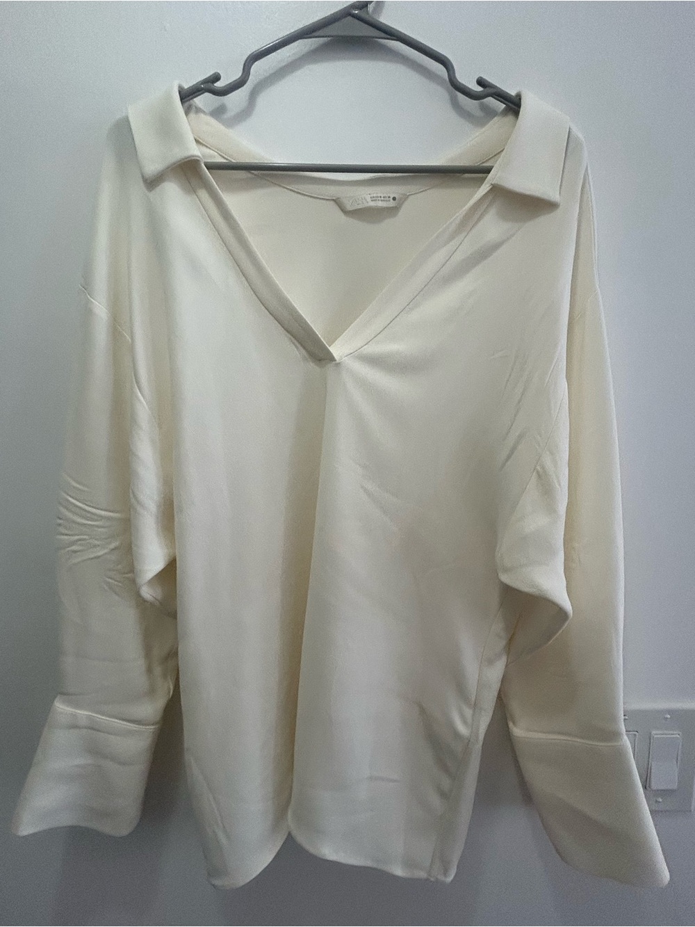 Zara Cream V-Neck Collared Blouse